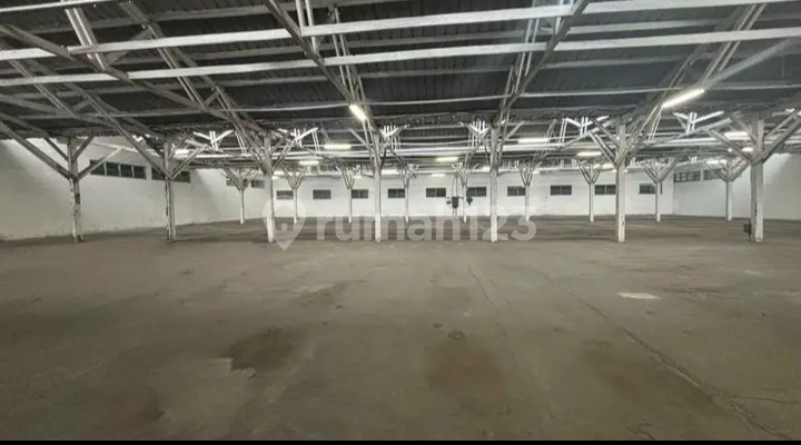 Gudang di Moh Toha Siap Pakai Akses Kontainer