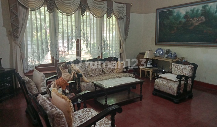 Rumah Klasik di Sukajadi Halaman Luas Siap Huni 2