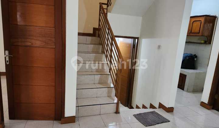 Disewakan Rumah 2 Lantai di Antapani Bandung Siap Huni, Nyaman dan Lokasi Strategis Disewakan Rumah 2 Lantai di Antapani Bandung Siap Huni, Nyaman dan Lokasi Strategis