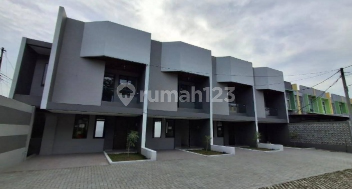 For Sale New Fully Furnished House Strategic Location Derwati Bandung Cluster with 24-Hour Security, Prime Location, and Easy Access 2