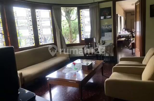 RUMAH KLASIK LUAS ASRI NYAMAN TERAWAT SIAP PUSAT KOTA SIAP HUNI DI RIAU BANDUNG RUMAH KLASIK LUAS ASRI NYAMAN TERAWAT SIAP PUSAT KOTA SIAP HUNI DI RIAU BANDUNG