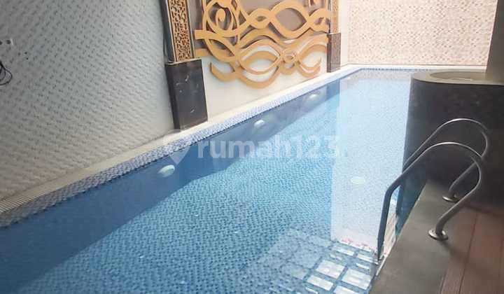 Rumah Keren Plus Kolam Renang Cantik di Cijawura Soekarno Hatta