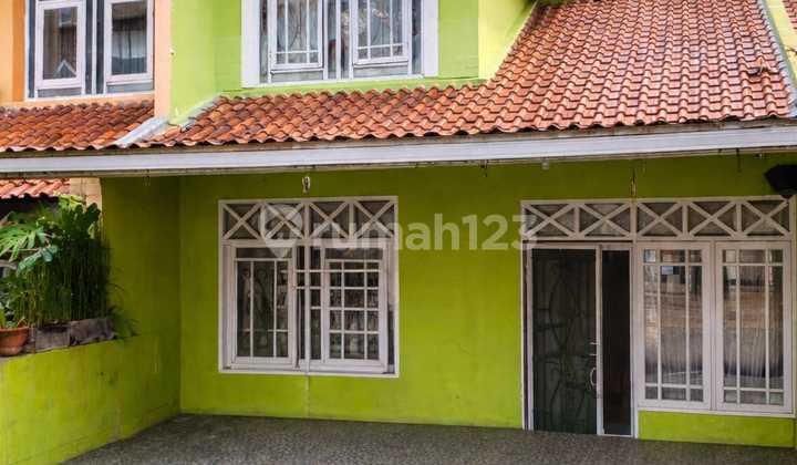 Dijual Rumah 2 Lantai Murah Dekat Area Pendidikan di Jatinangor Hunian Nyaman dan Aman Lokasi Strategis dengan Akses Mudah Dijual Rumah 2 Lantai Murah Dekat Area Pendidikan di Jatinangor Hunian Nyaman dan Aman Lokasi Strategis dengan Akses Mudah