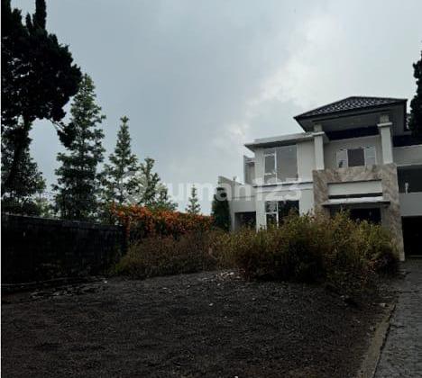 Dijual Cepat Rumah Mewah 2 Lantai di Jayagiri Lembang Bandung Utara Harga Dibawah Appraisal Bank Hunian Nyaman dan Terawat Lokasi Strategis 2
