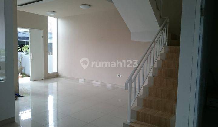 ruang tamu rumah minimalis modern siap huni