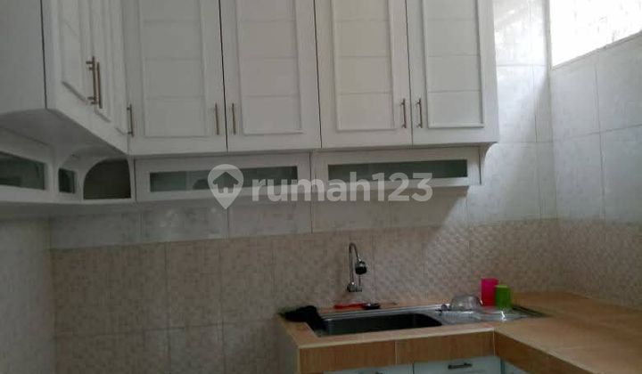 For Quick Sale: Renovated 2-Story House in Taman Kopo Melati Housing, Near Kopo Toll Entrance and Exit. 2