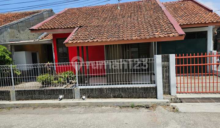 RUMAH LUAS NYAMAN TERAWAT SIAP HUNI DI SUKAMENAK INDAH KOPO BANDUNG