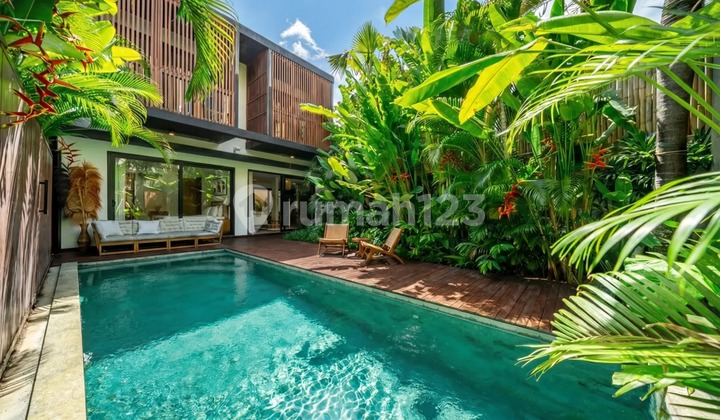 Modern Three Bedroom Leasehold Villa Near the Beach in Canggu VL3444