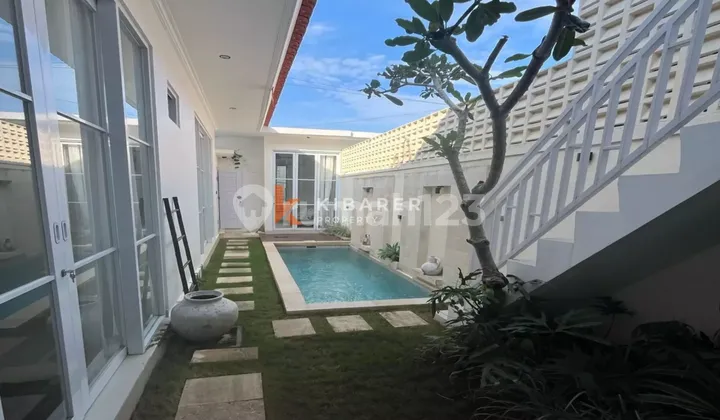 Villa Elegan Tiga Kamar Tidur dengan Estetika Tropis – Area Buduk YRR3550 Villa Elegan Tiga Kamar Tidur dengan Estetika Tropis – Area Buduk YRR3550