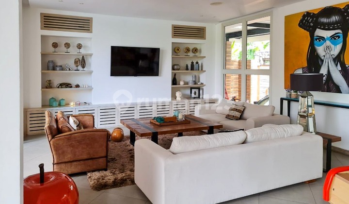 Immediate Good Return For This Beautiful Four Bedroom Leasehold Estate In Kerobokan Vl3132 2