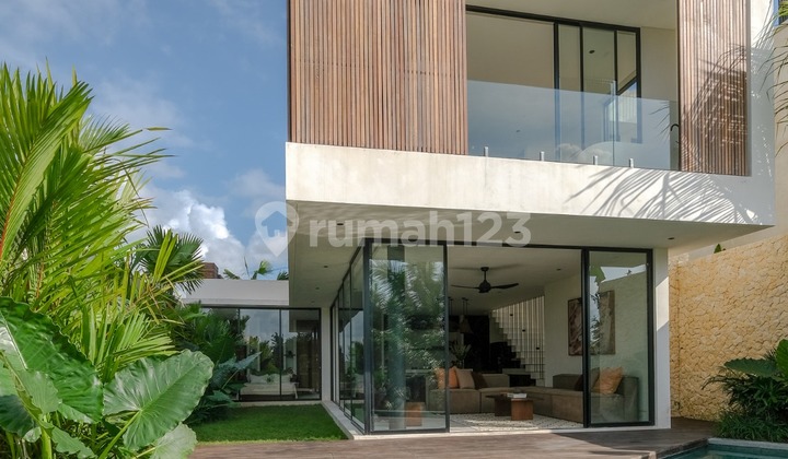 New modern freehold three bedroom villa in Nyanyi Beach VL2773