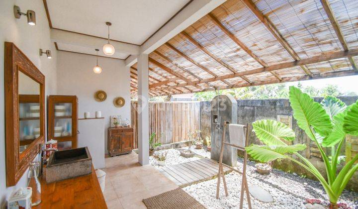 Stylish And Spacious Villa  In Kedungu Vl1989
