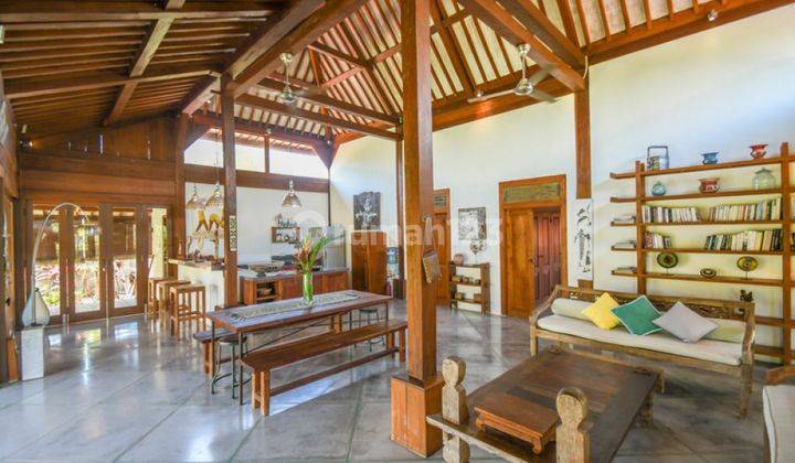 Stylish And Spacious Villa  In Kedungu Vl1989
