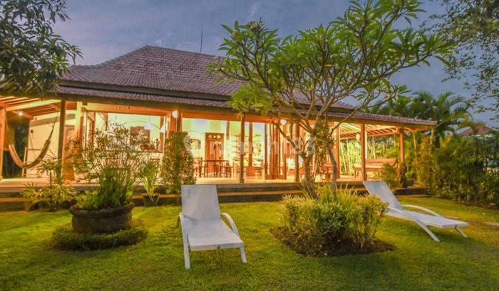 Stylish And Spacious Villa  In Kedungu Vl1989