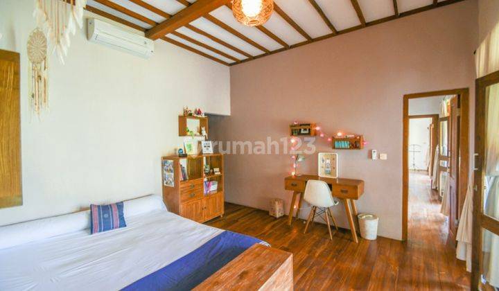 Stylish And Spacious Villa  In Kedungu Vl1989
