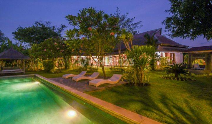 Stylish And Spacious Villa  In Kedungu Vl1989