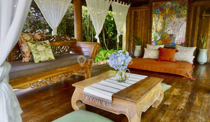 Luxury Boutique Hotel In Traditional Balinese Lumbung  In Ubud Vl2279