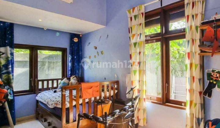 Pleasant Five Bedrooms Family Home Walking Distance To The Beach Vl2512 19