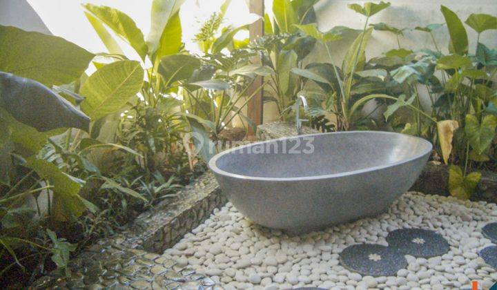 Unique Villa Complex Prestigious Beachfront In Lovina Vl2524 10