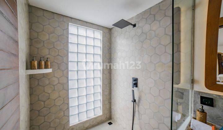 THREE BEDROOMS VILLA IN CANGGU AREA WITH PRICE USD 299.000 15