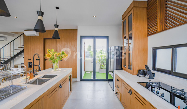THREE BEDROOMS VILLA IN CANGGU AREA WITH PRICE USD 299.000 19