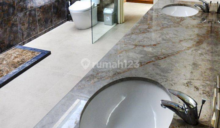 Charming Freehold Villa  In The Heart Of Legian Vl2296