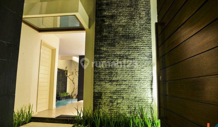 Charming Freehold Villa  In The Heart Of Legian Vl2296