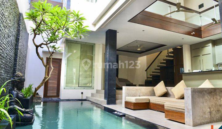 Charming Freehold Villa  In The Heart Of Legian Vl2296 1