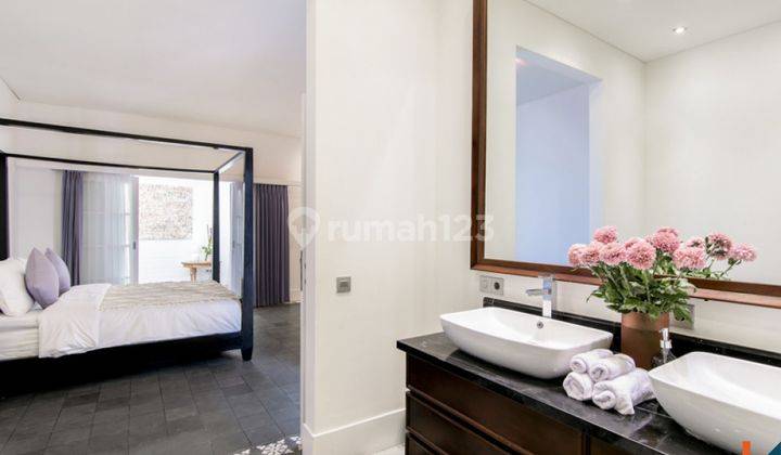 Colonial Four Bedrooms Freehold Villa In Umalas Vl2589