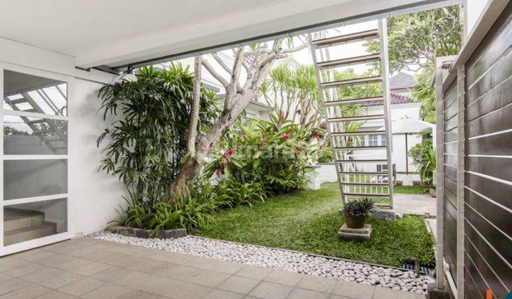 Colonial Four Bedrooms Freehold Villa In Umalas Vl2589