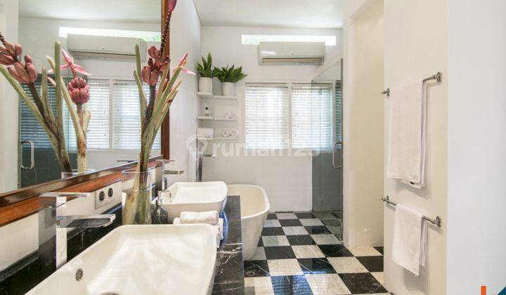 Colonial Four Bedrooms Freehold Villa In Umalas Vl2589