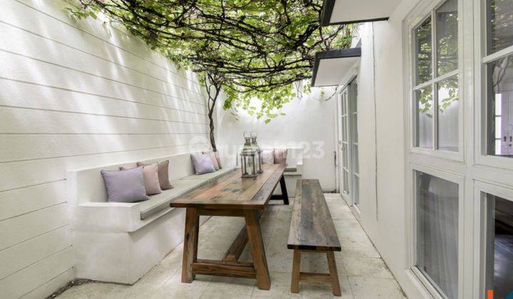 Colonial Four Bedrooms Freehold Villa In Umalas Vl2589