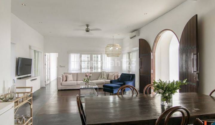 Colonial Four Bedrooms Freehold Villa In Umalas Vl2589