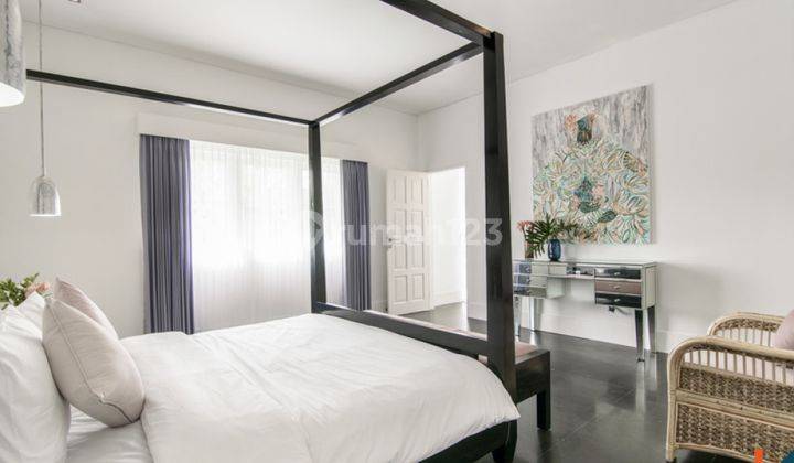Colonial Four Bedrooms Freehold Villa In Umalas Vl2589