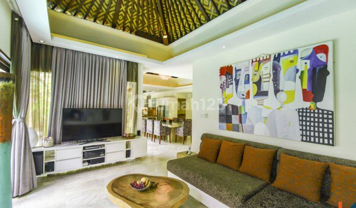 Stylish Freehold Estate Vl2594