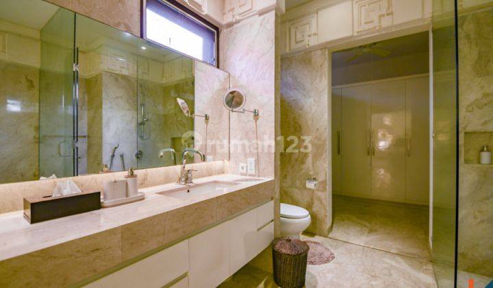 Stylish Freehold Estate Vl2594