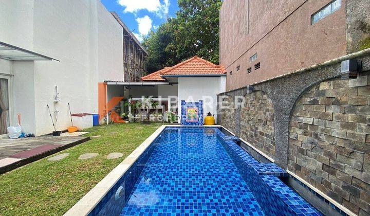 Gorgeous Four Bedroom Villa Situated In Jimbaran Area Yre5633 1