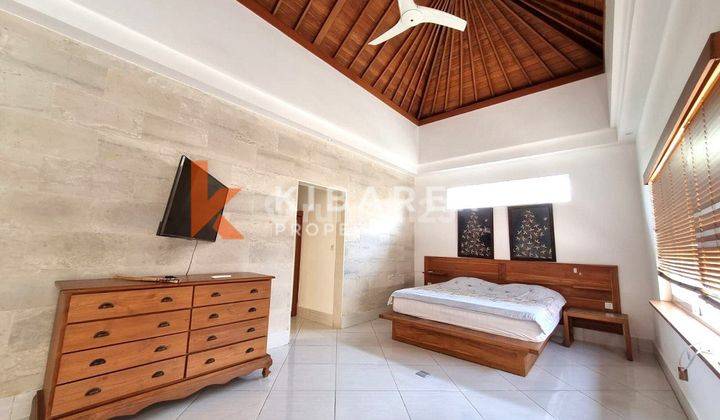 Charming Three Bedroom Enclosed Living Villa Ideally Located In Seminyak Yre5749 2