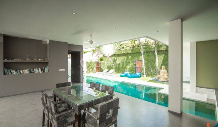 Beautiful Two Bedroom Multi Level Villa In Central Seminyak Vl2857 2