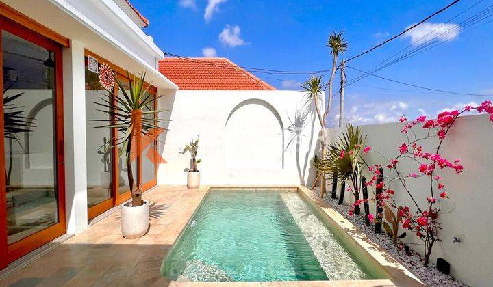 Mediterranean Three Bedroom Enclosed Livingroom Villa Set In Pererenan Suitable For Sublease Yrr3201 1