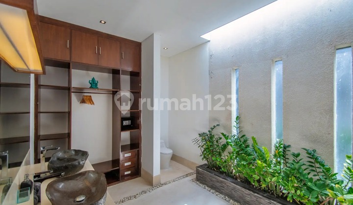 Amazing Three Bedrooms Leasehold Vacation Property Part of Private Complex in Seminyak VL3384 2
