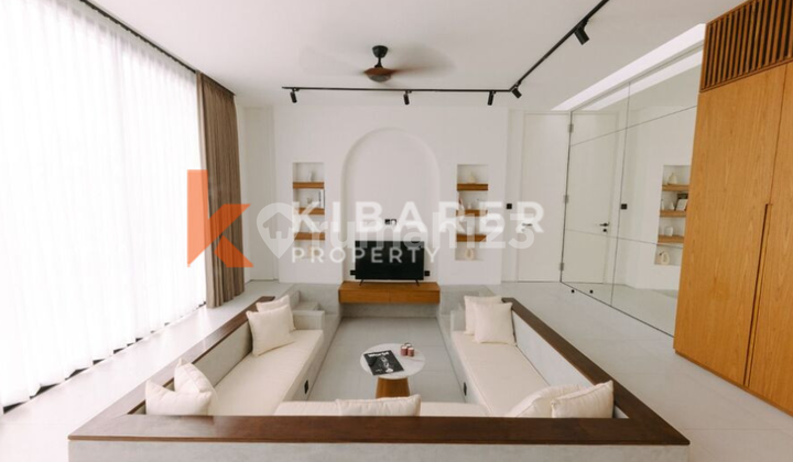 Mewah Villa Tiga Kamar Tidur dengan Ruang Tamu Tertutup Jalan Kaki ke Pantai Pererenan YRR3242 2