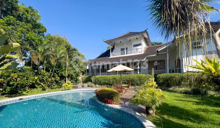 Charming three-bedroom family leasehold estate in the Babakan area VL3418 Charming three-bedroom family leasehold estate in the Babakan area VL3418