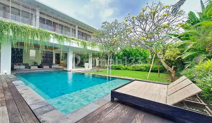 5-Bedroom Leasehold Villa with Generous Garden Space in Umalas SLL023 1