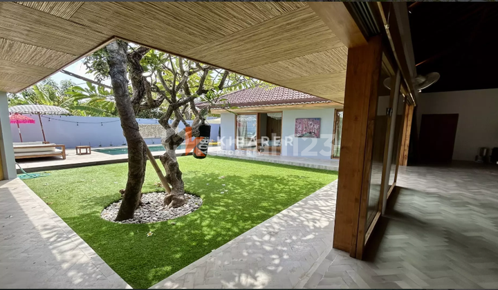 Serene Tropical Three-Bedroom Enclosed Living Room Villa Retreat in Umalas YRR3661 2