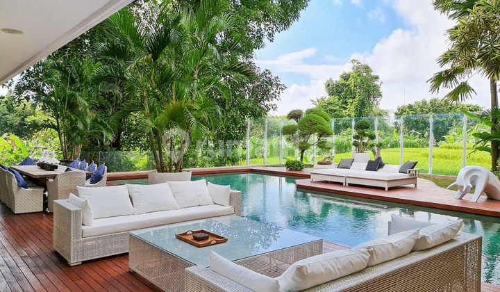 Immediate Good Return For This Beautiful Four Bedroom Leasehold Estate In Kerobokan Vl3132