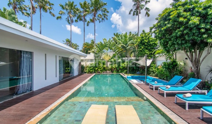 Amazing Three Bedrooms Leasehold Vacation Property Part of Private Complex in Seminyak VL3384