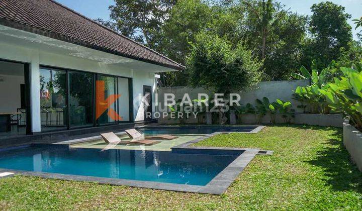 Wonderful Three Bedroom Enclosed Living Room Modern Villa In Umalas Yrr3416 1