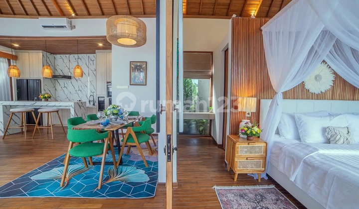 Chic Tropical 2-Bedroom Villa for Lease in Heart of Seminyak SLCH002 2