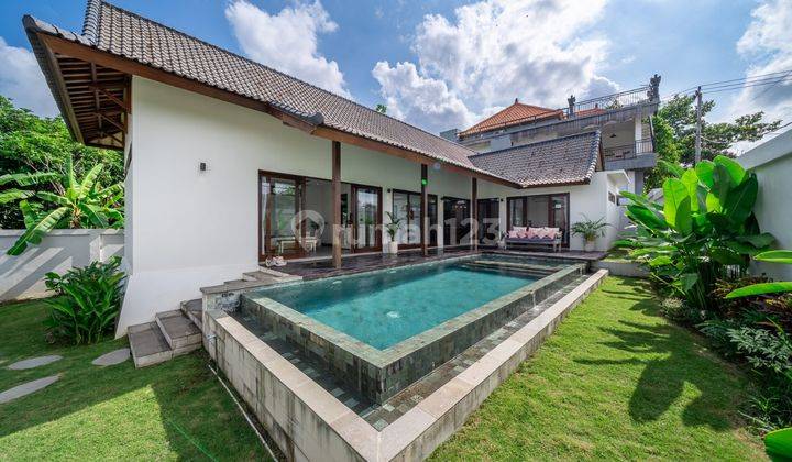 Great and Spacious Three Bedrooms Leasehold Villa in Tumbak Bayuh VL3321 1
